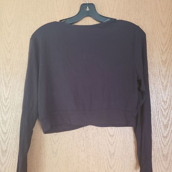 BCBGMaxAzria Black Long Sleeve Lace Crop Top NWT - Picture 4 of 9